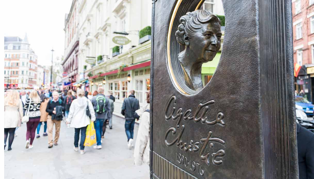 londra-monumento-agatha-christie