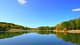Lago di Calamone, la bellezza ad ogni stagione