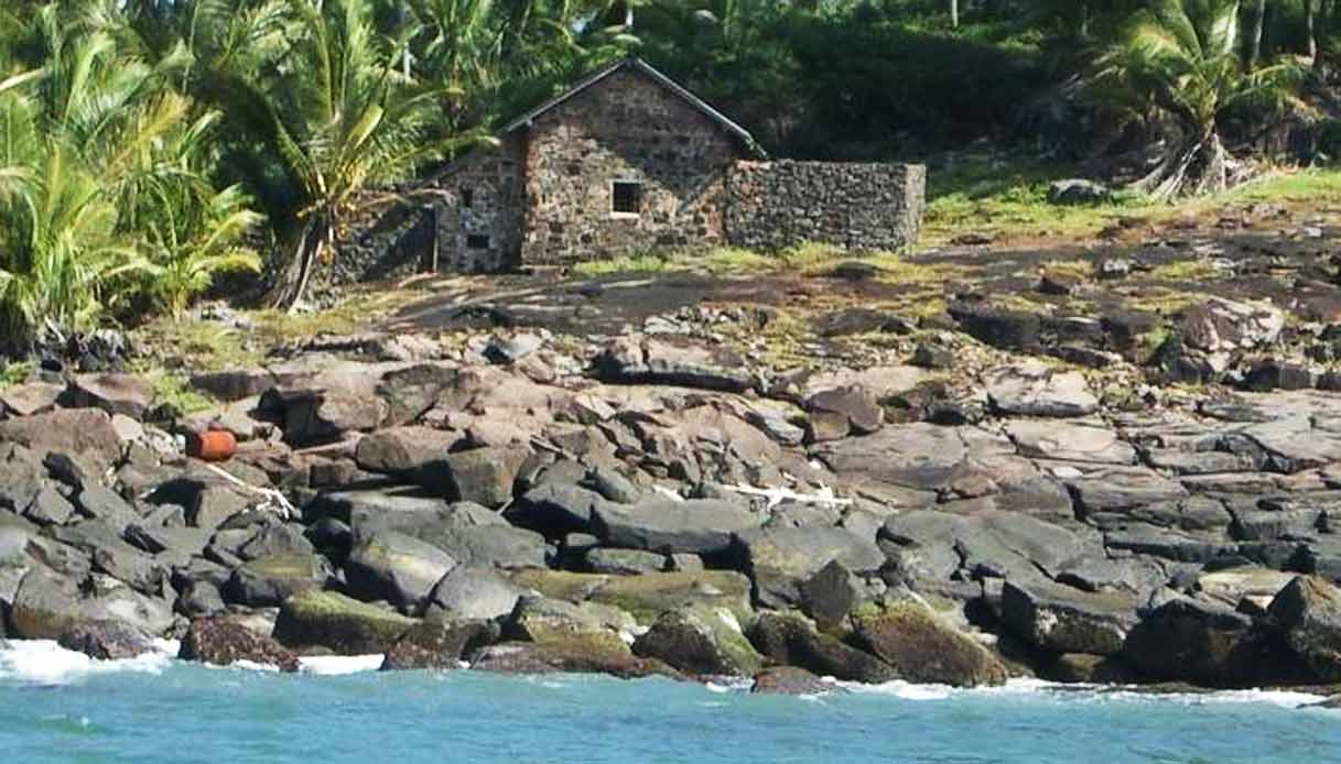 papillon-isola-diavolo-guyana-capanna_Dreyfus
