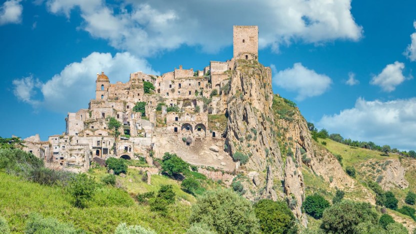Craco, il borgo fantasma dove si aggira un cavallo senza testa