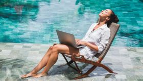 Cos’è la “workation” e perché a molti sta cambiando la vita