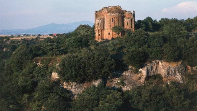 Tutte le meraviglie di Norchia, la “Petra d’Italia”