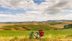 Siena, la prima provincia d’Italia a riconoscere 83 percorsi ciclabili