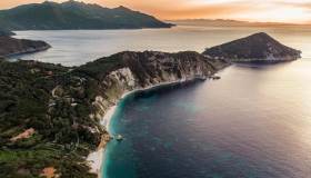 La Spiaggia di Sansone all’Elba tra le più belle d’Europa