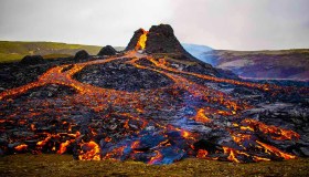 Dopo 8 secoli il Fagradalsfjall si è svegliato: le foto dell’eruzione sono spettacolari