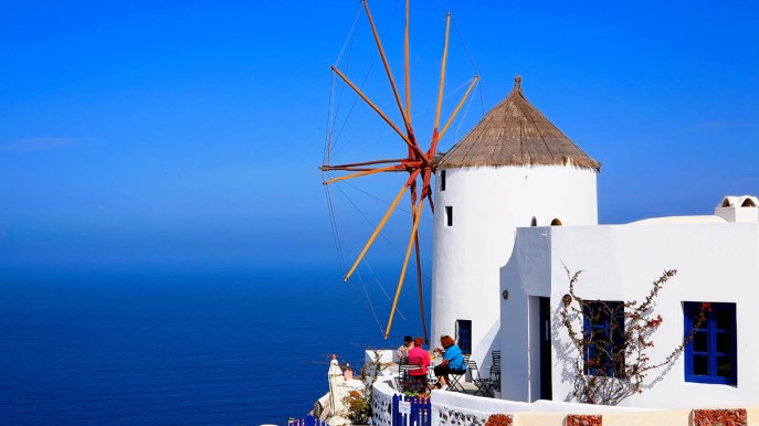 Vacanze da fiaba: dormire in un mulino a vento