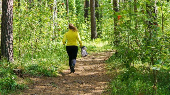 Tutti pazzi per il “plogging”, il nuovo trekking per gli amanti della natura