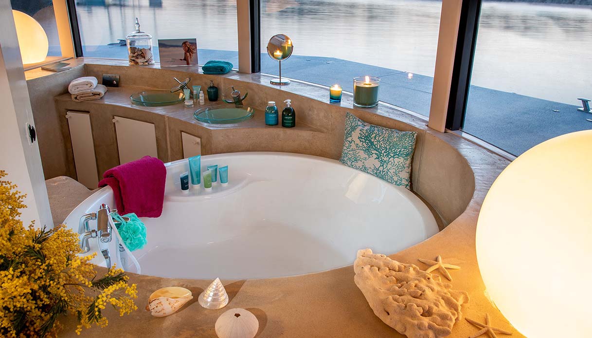 Luxury Eco-Hotel Suite