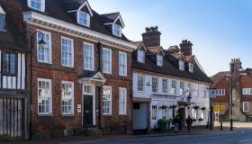 Perché East Grinstead è la città più particolare del Regno Unito