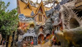 Così strana non l’avete vista mai: la casa pazza di Hằng Nga