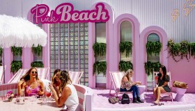 La spiaggia rosa e super instagrammabile che sta facendo impazzire Amsterdam