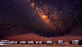 La danza delle stelle sul deserto rosso è una poesia da vivere