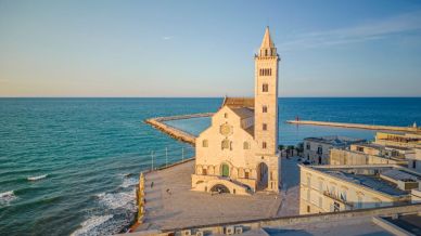 Trani, l’elegante città in riva al mare
