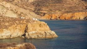 Folegandros, l’isola selvaggia delle Cicladi
