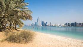 “Mirage”, l’adrenalinica serie Tv Sky ambientata ad Abu Dhabi