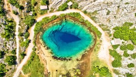 L’occhio della terra è un viaggio da brividi nelle viscere del mondo