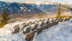 Il cinema all’aperto che proietta il film della natura