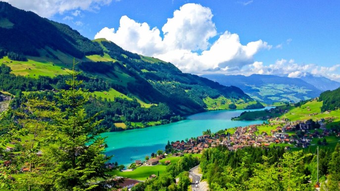 Nuove regole per la Svizzera, ora è più facile andarci