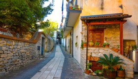 Fuga romantica a Trentinara, il borgo dell’amore e della “preta ‘ncatenata”