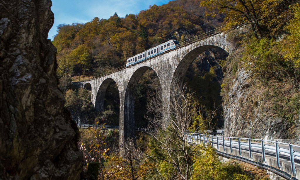 Ferrovia-Vigezzina-Centovalli-Ponte-in-muratura-Centovalli