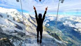 Camminare nel vuoto: chi ha il coraggio di passeggiare qui su?