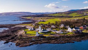 Dormire in un faro sulla costa scozzese: l’esperienza da sogno