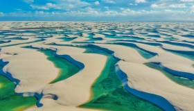 Lo spettacolare deserto di sabbia che si trasforma col vento