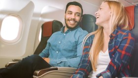 Stop alle mascherine in aereo: con quali compagnie