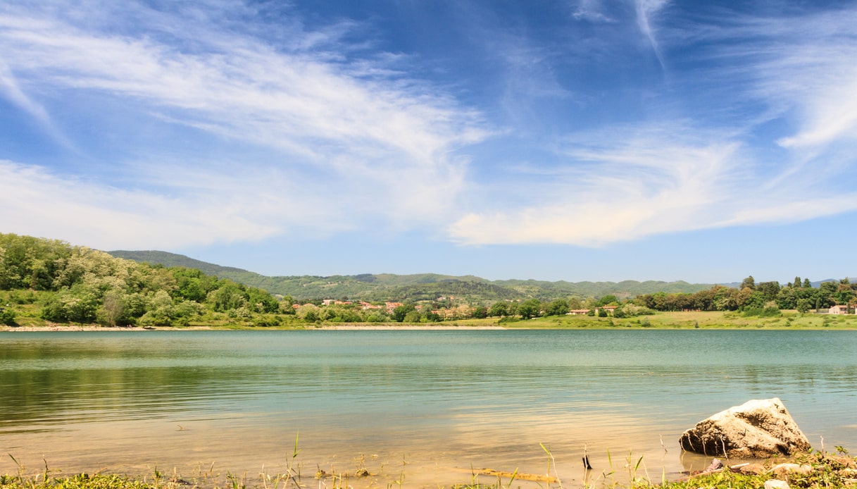 Il Lago di Bilancino, oasi di pace nel cuore della Toscana