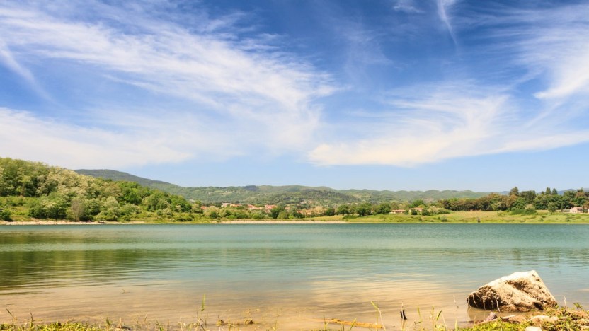 Il Lago di Bilancino, oasi di pace nel cuore della Toscana