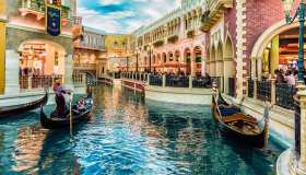 Sembra di stare a Venezia, ma in realtà ci troviamo all’interno di un hotel