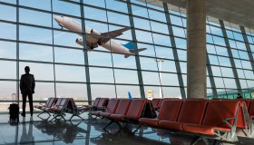 È boom di viaggi, ma anche di caos: cosa succede