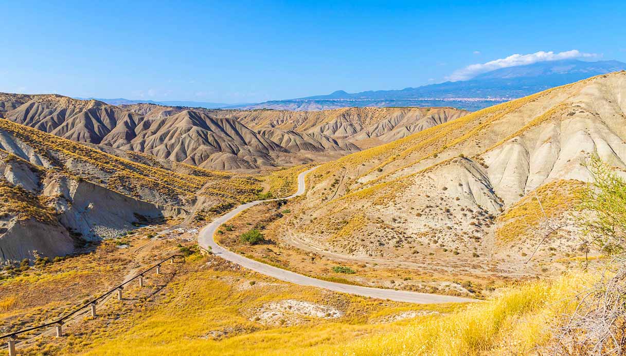 Deserto dei Calanchi, strada delle Valanghe
