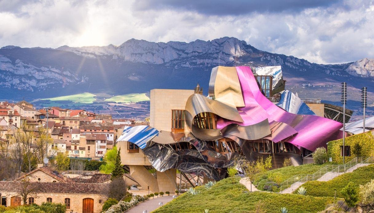 Marqués de Riscal, uno degli hotel più belli del mondo immerso tra vigne secolari