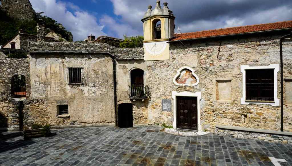 castelvecchio di rocca barbena