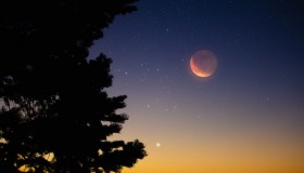 L’evento più romantico del mese è l’incontro tra la Luna e Saturno