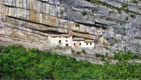 Tra sacro, profano e natura: il trekking delle meraviglie