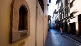 Sui palazzi di Firenze esistono delle piccole fessure che profumano di vino