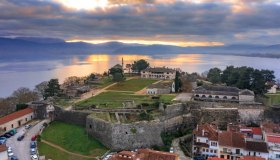 Benvenuti nella città greca dove non sembra di stare in Grecia