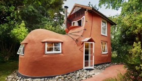 Stivali, patate e Ufo: cercasi nuovi alloggi straordinari e stravaganti