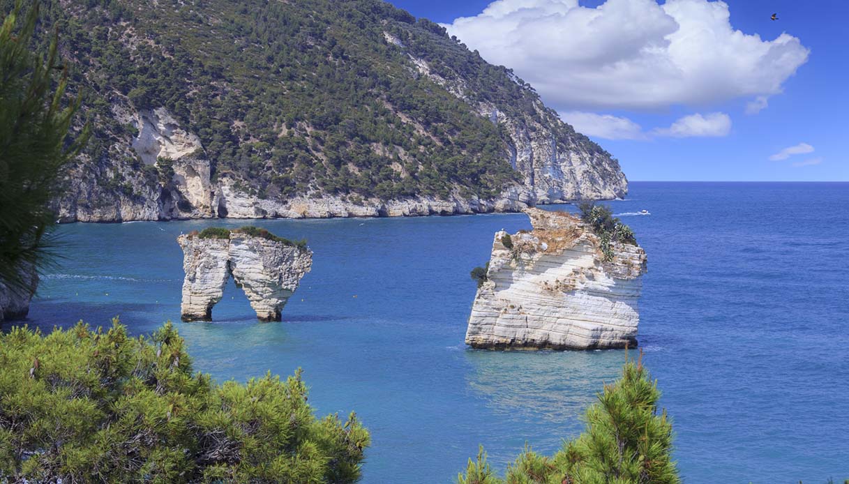 Vista di Baia delle Zagare, uno dei posti più belli e romantici d'Italia