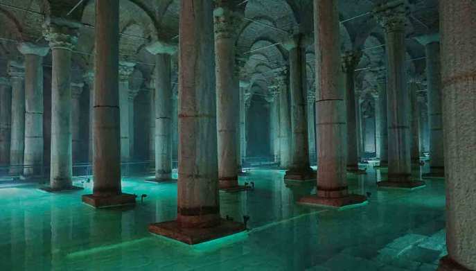 cisterna-istanbul-fondale-illuminato