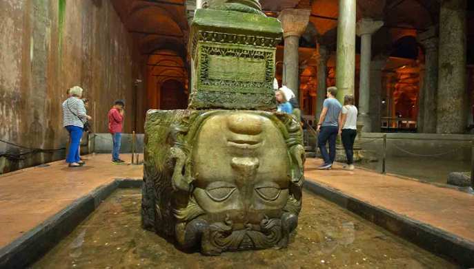 istanbul-cisterna-romana-medusa