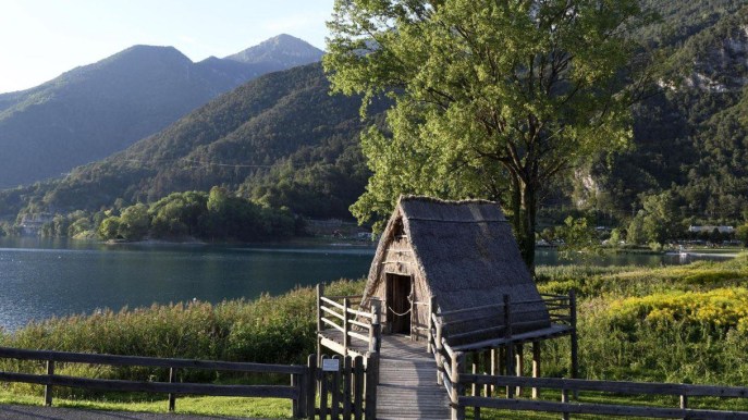 Dentro la palafitta per un viaggio nel tempo: succede in Italia