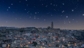 Notte di San Lorenzo e non solo: osservare le stelle è prima un trend