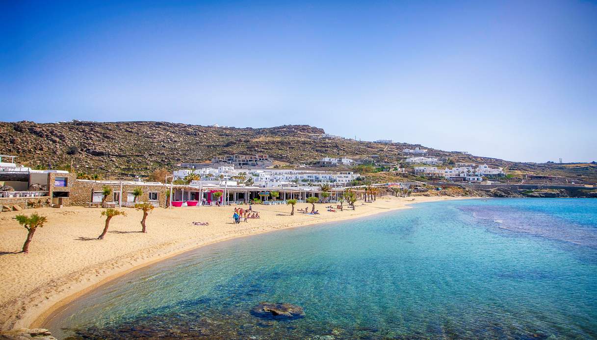 Paradise Beach in primavera mykonos