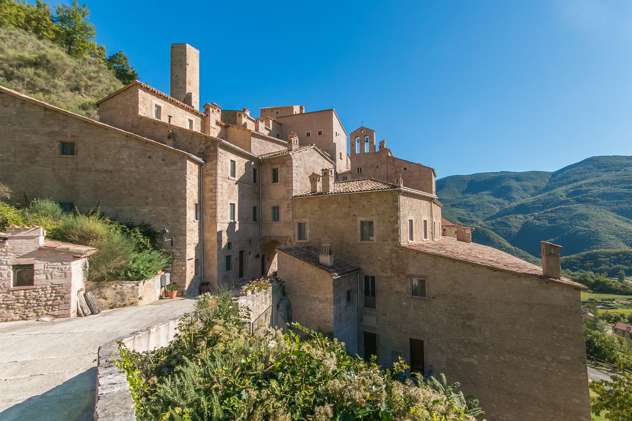 Postignano, l’antico borgo medievale nel cuore dell’Umbria