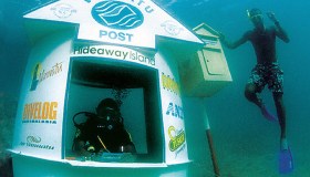 Nell’Oceano Pacifico esiste un ufficio postale sott’acqua: puoi visitarlo