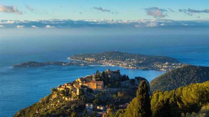 Il borgo della Costa Azzurra che sembra uscito da una fiaba