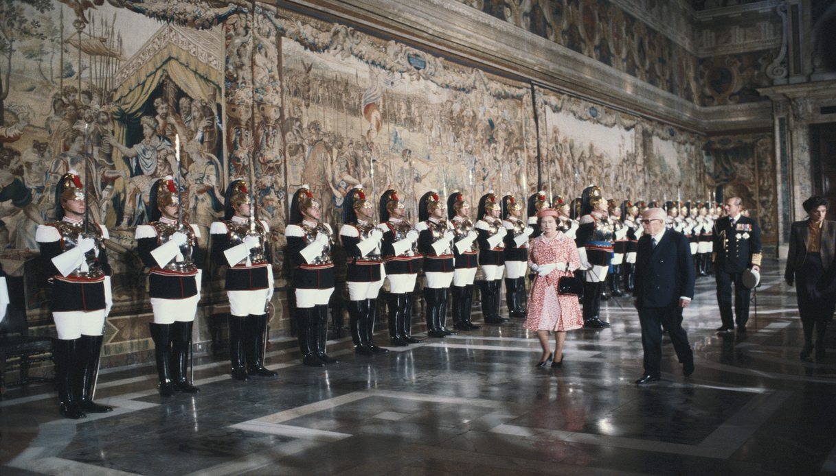 viaggi regina elisabetta italia